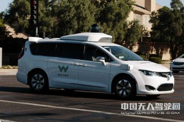 無人駕駛車輛在美路測頻遭抗議：路人向車隊投擲石頭甚至刀具