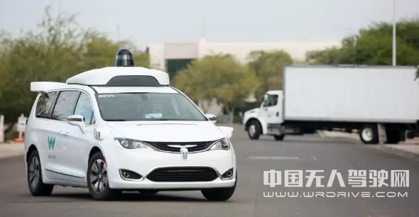 “差生”特斯拉和“頭牌”Waymo，做自動駕駛有什么不同？